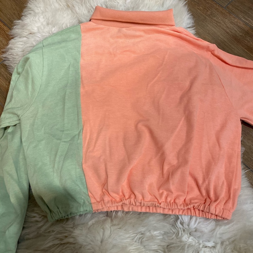 Color Block Crop Top - Picture 3 of 5